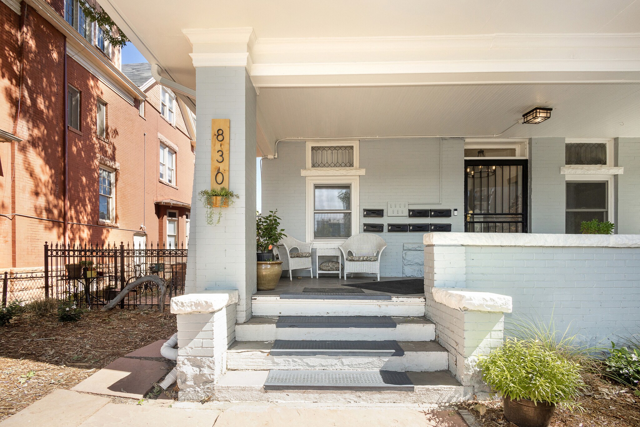 Building Photo - 830 Clarkson