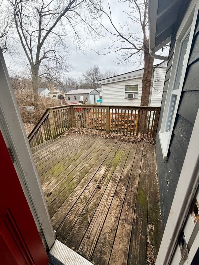 Building Photo - 1422 N Limestone