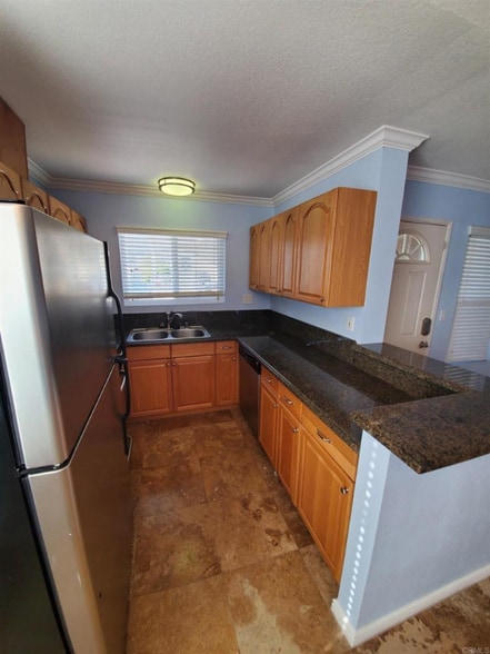 Building Photo - 911 Missouri St