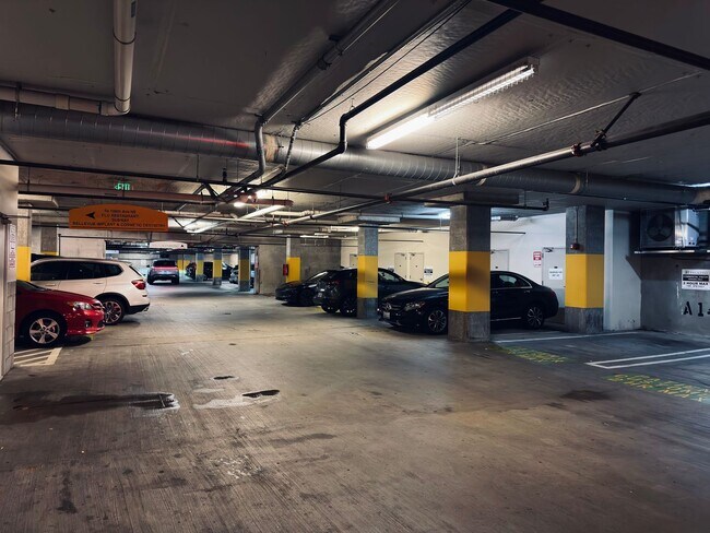 Building Photo - Downtown Bellevue Studio with Balcony, In-...