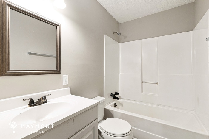 Building Photo - 4315 Bonneville Dr