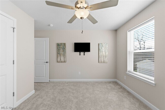 Building Photo - 2256 E 100th St