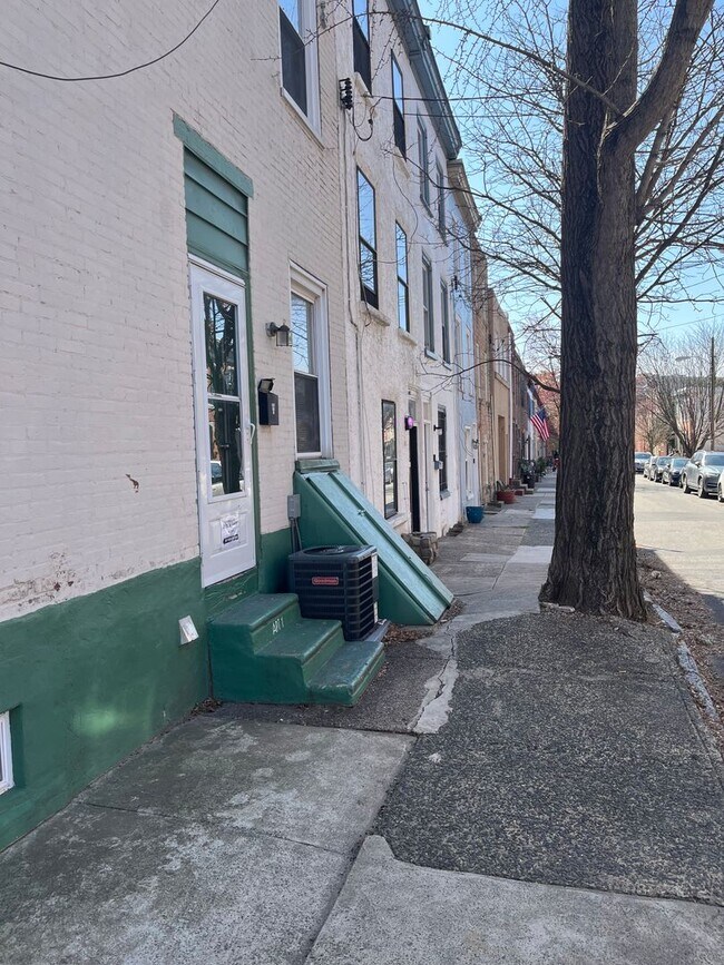 Building Photo - 2620 Poplar Street