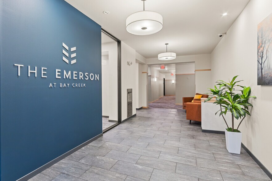 Building Photo - 1121 S Park St