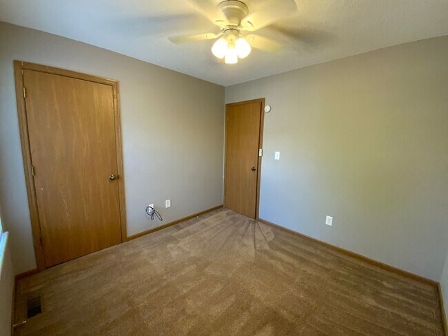 Building Photo - 3566-3568 Prescott Dr