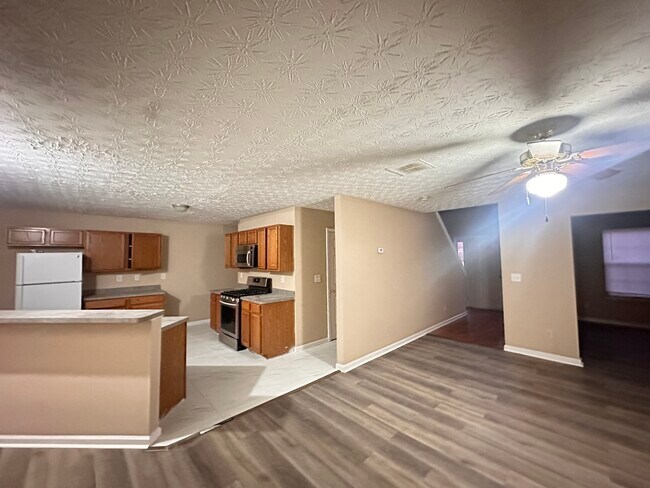 Building Photo - 164 Addy Ln