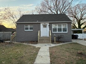 Building Photo - 760 Ashbourne Ave