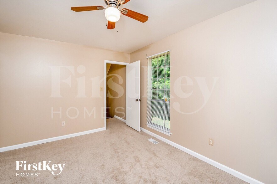 Building Photo - 6 Varin Way