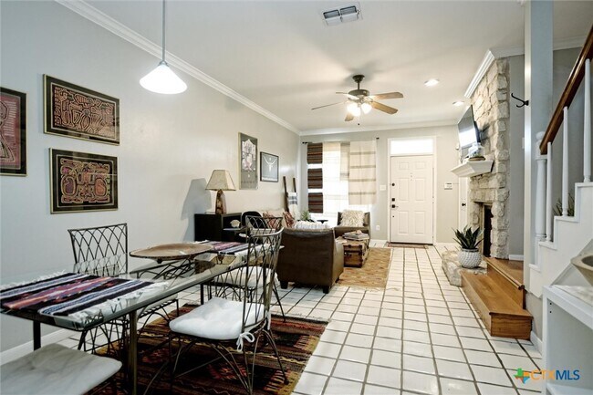 Building Photo - 641 W 31st 1/2 St