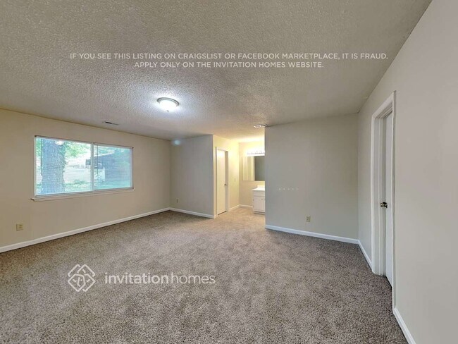 Building Photo - 4700 Cricklewood Ln