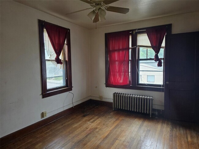 Building Photo - 311 Oak Hill Ave