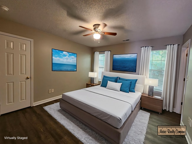 Building Photo - 3 Bedroom Home Near University Area