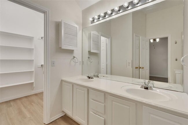 Building Photo - 10932 Mint Julep Dr