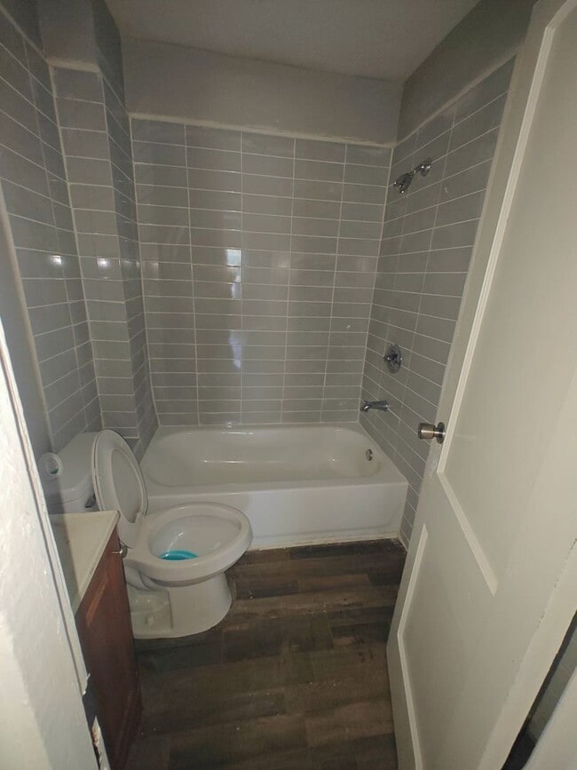 Building Photo - 2 bedroom home