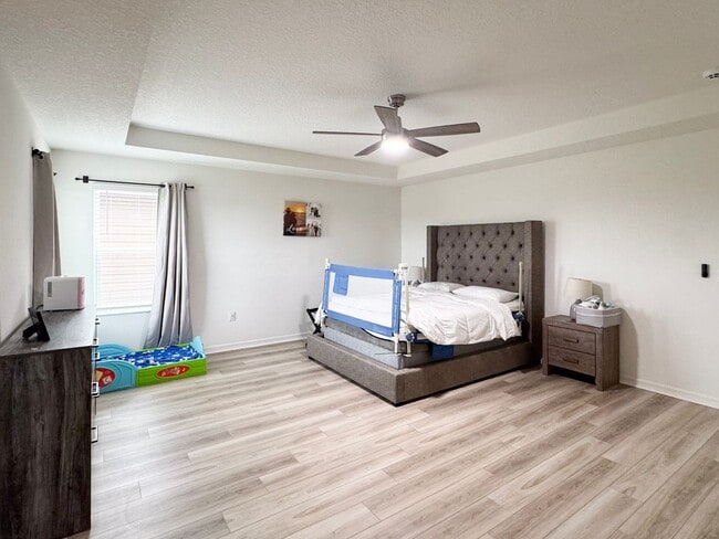 Building Photo - Beautiful 3 bedroom/2.5 bath in NEW Winter...