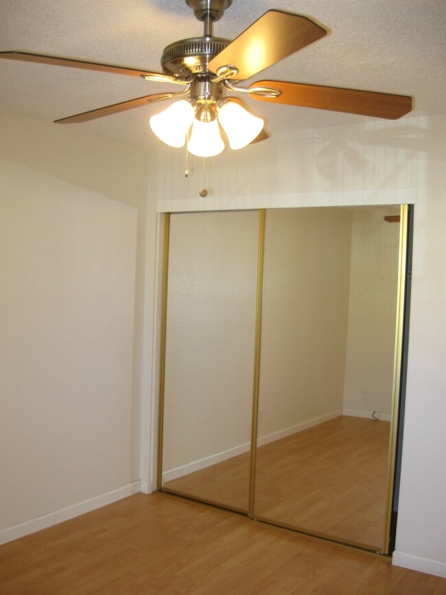 Front Bedroom - 11243 Western Ave