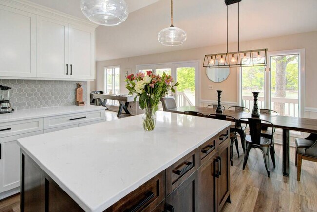 Building Photo - 16920 Landover Rd