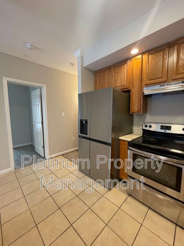 Building Photo - 48 Weyman Ave SW