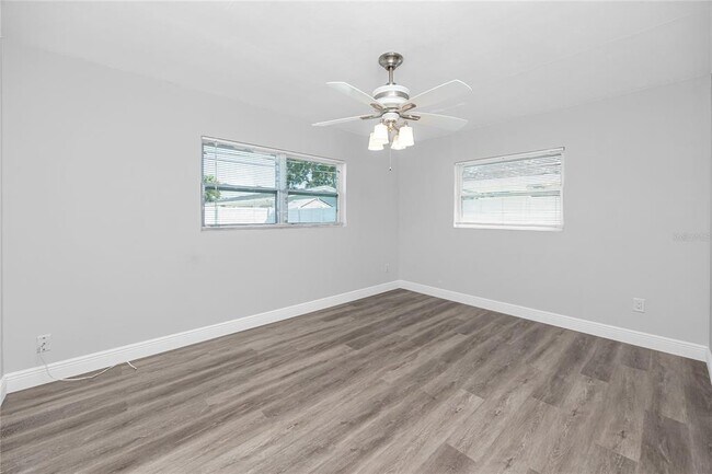 Building Photo - 3747 Shady Bluff Dr