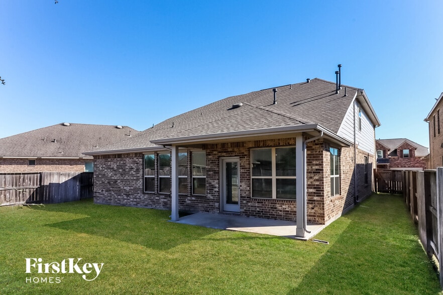 Building Photo - 6406 Wolf Run Dr