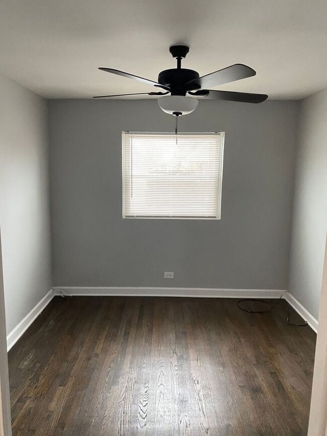 Building Photo - 8706 S Troy Ave