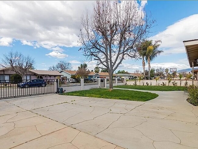 Building Photo - 26440 Plymouth St