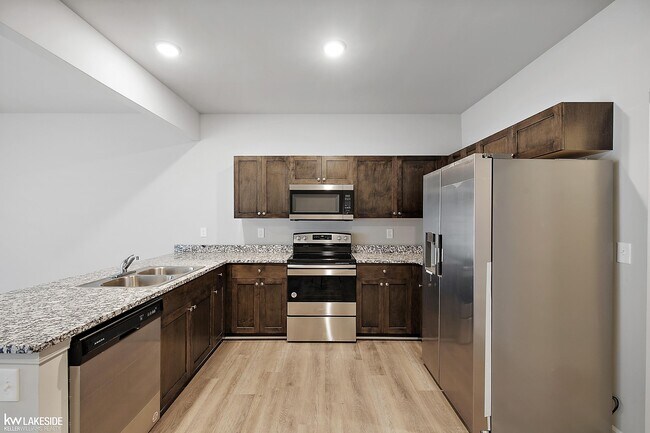 Building Photo - 51410 Tides Dr