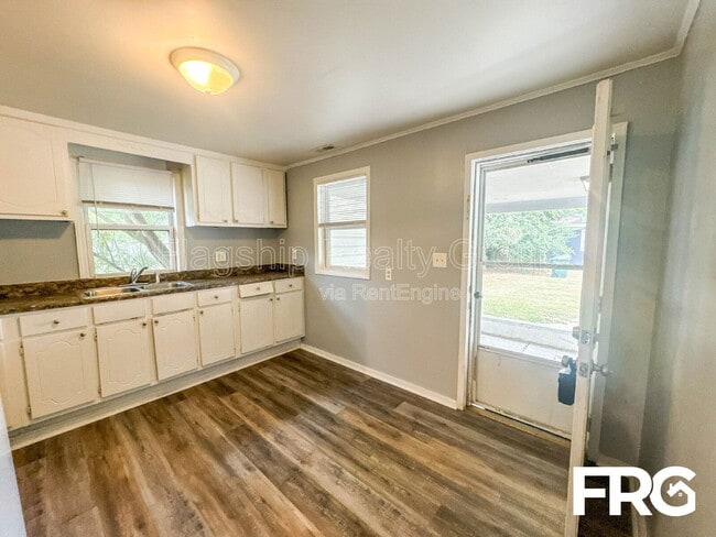 Building Photo - 122 Blaire Ln