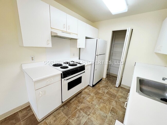 Building Photo - 94-638-533 Lumiaina St