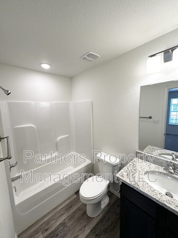 Building Photo - 928 S Amarillo Ave