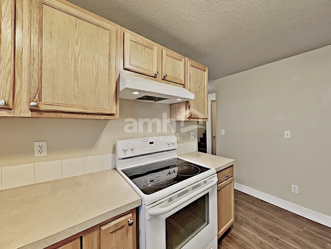 Building Photo - 16989 SW Cashew Way