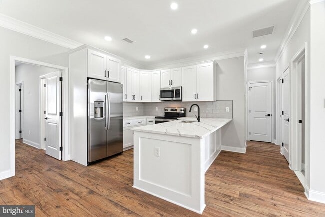 Building Photo - 48 Evergreen Ln