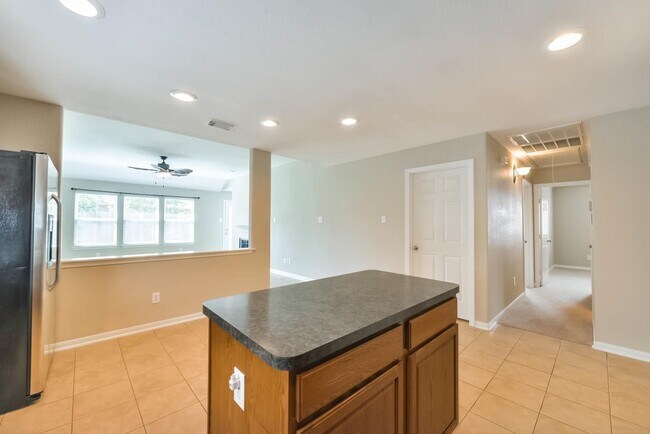 Building Photo - 21115 Amber Crossing Dr