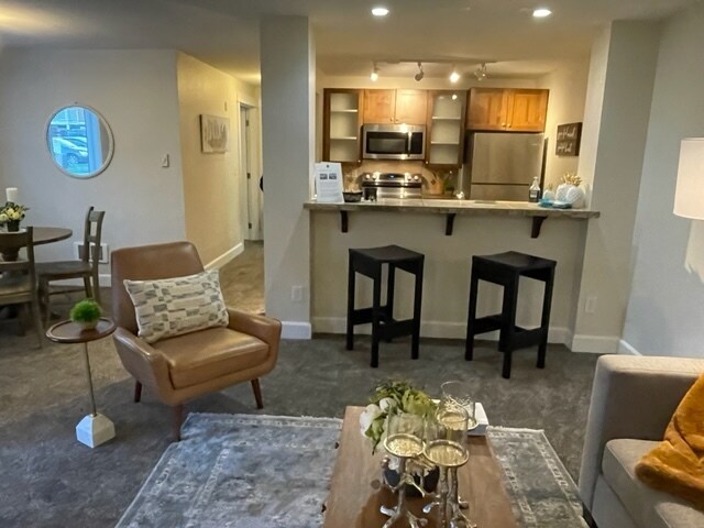 Kitchen bar - 300 N 130th St