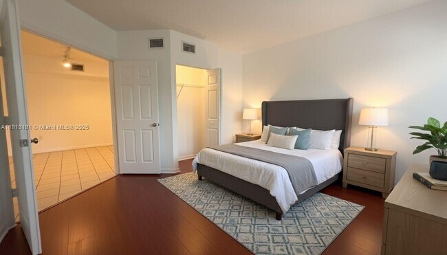 Building Photo - 2120 W Preserve Way