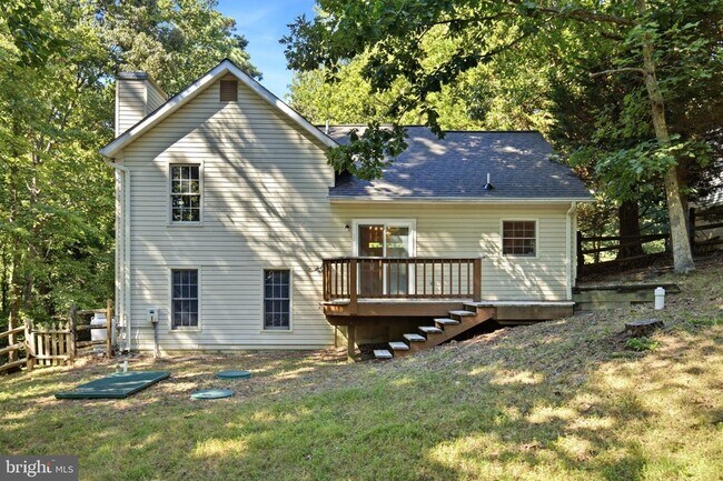 Building Photo - 427 Lessin Dr
