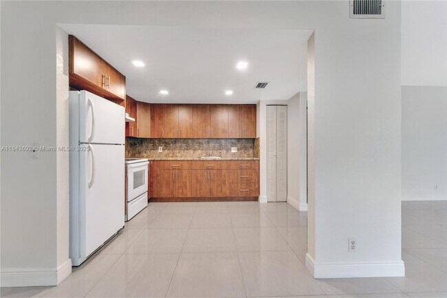 Building Photo - 100 SW 132nd Way