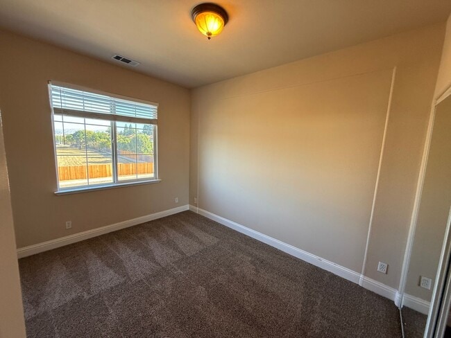 Building Photo - $4795 - Beautiful 5 Bedroom 3 Bath Home wi...
