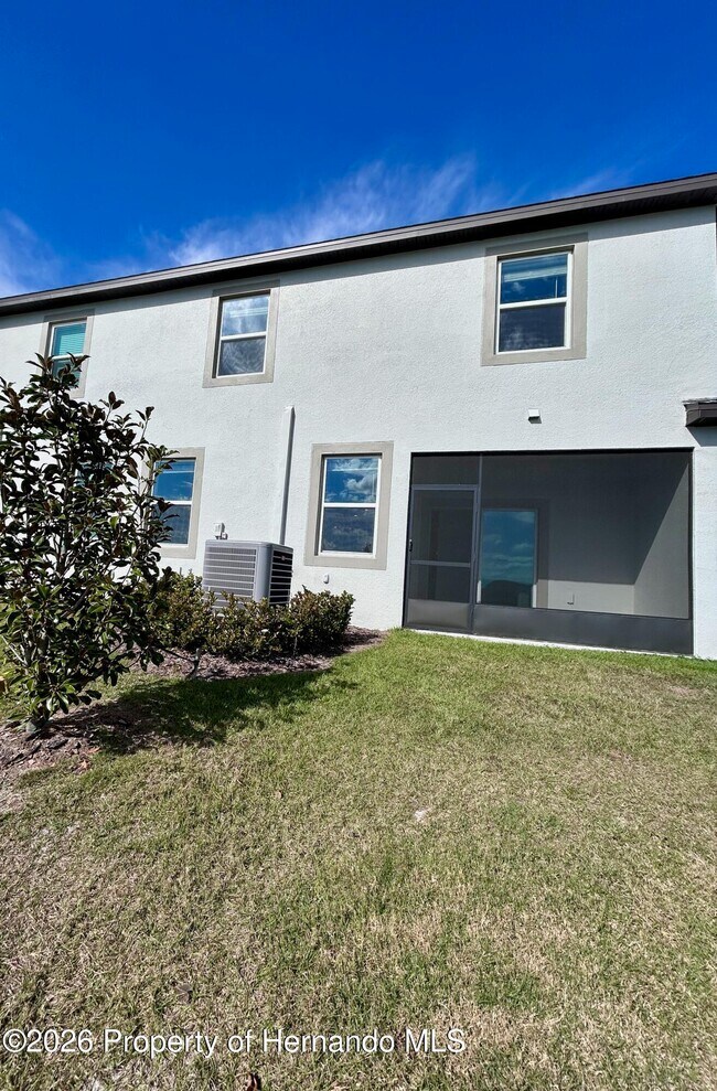 Building Photo - 32100 Pop Ash Pl