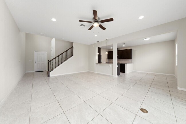 Building Photo - Beautiful Single-Family Home for Rent in Reserve at Legacy Park.Casselberry.