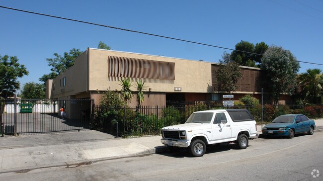 Building Photo - Fulton, 6930