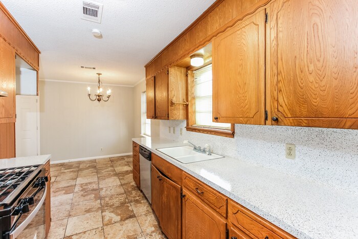 Building Photo - 218 Leighton Dr