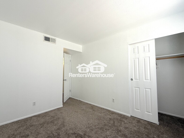 Building Photo - 1336 N 85th Pl