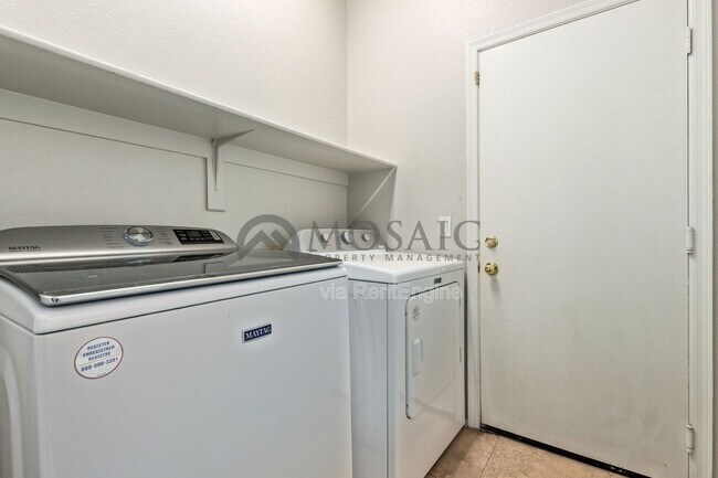 Building Photo - 1112 N Wade Dr