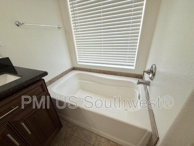 Building Photo - 2468 Pso Cisne