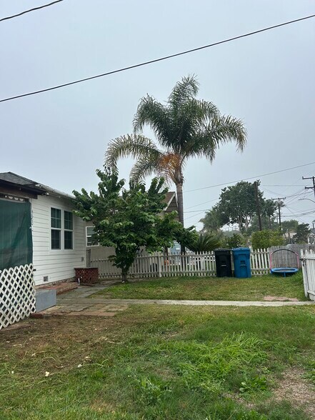 Building Photo - 4600 W 170th St