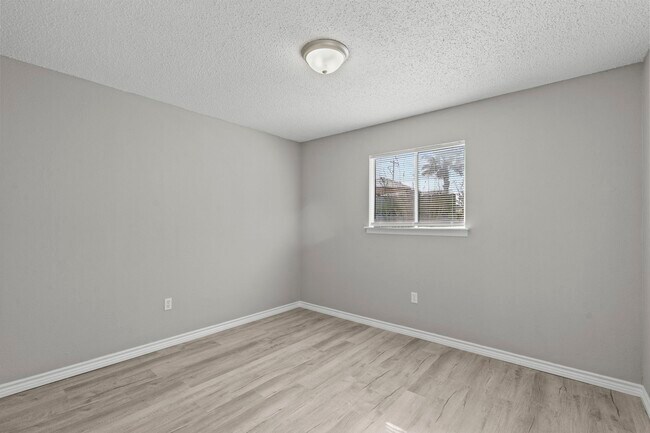 Building Photo - 911 Avenue K