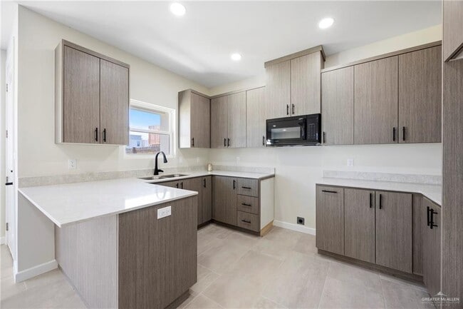 Building Photo - 22 Dorado Dr