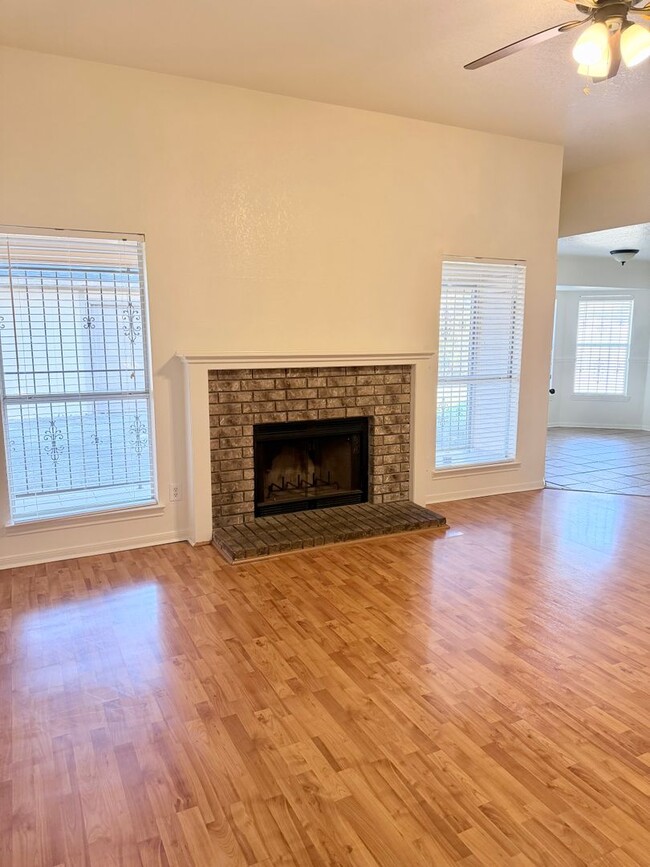 Building Photo - 4307 Derik Dr