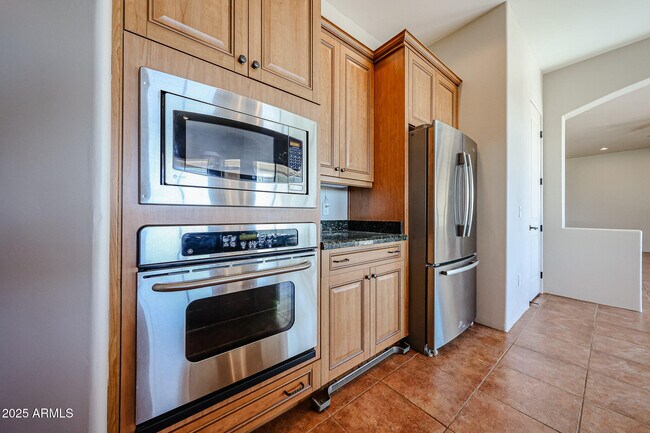 Building Photo - 15225 W Frontier Dr